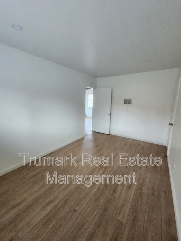 Building Photo - 505 Irving Ave