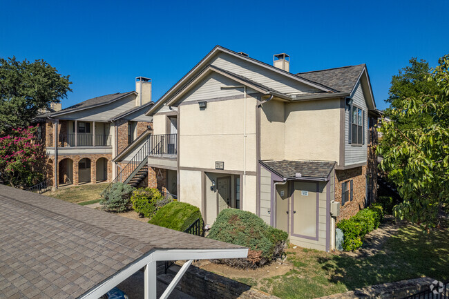 Building Photo - Quorum View Condominiums