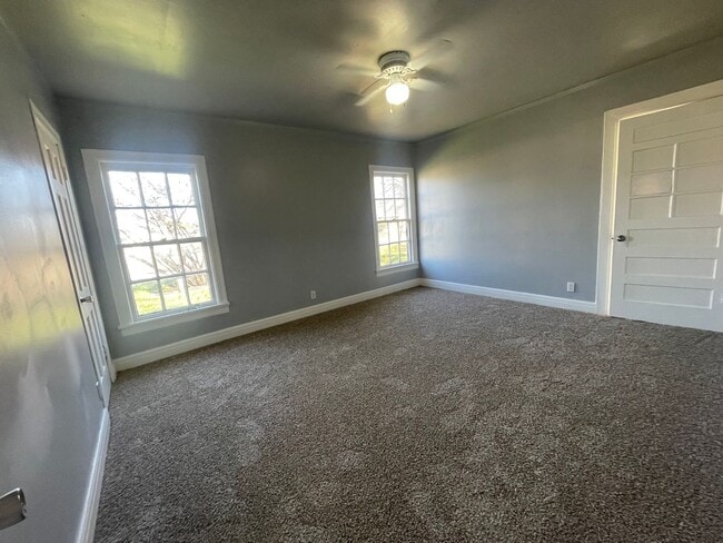 Building Photo - Super Cute Two Bedroom One Bath Home