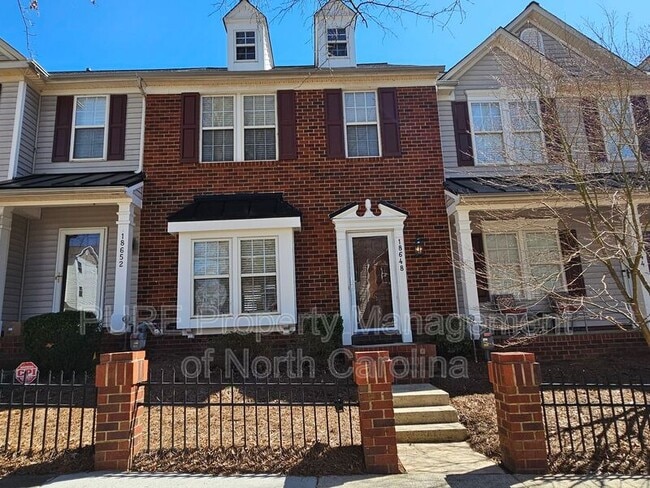 Building Photo - 18648 Oakhurst Blvd