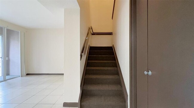 Foto del edificio - 6704 W Sample Rd