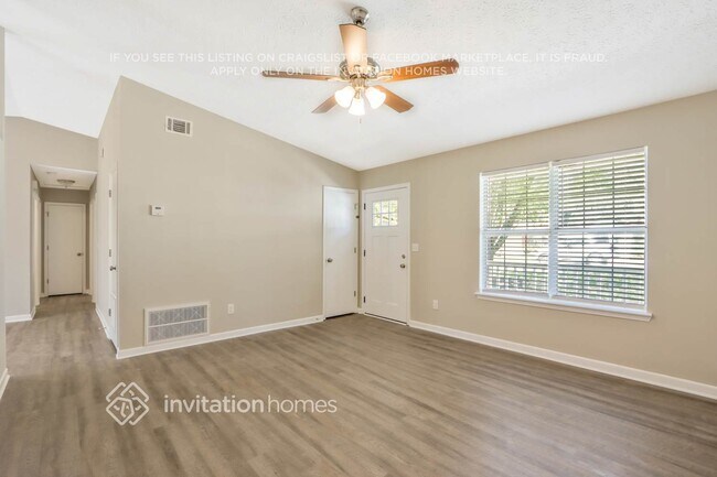 Foto del edificio - 6525 Emerald Pointe Cir