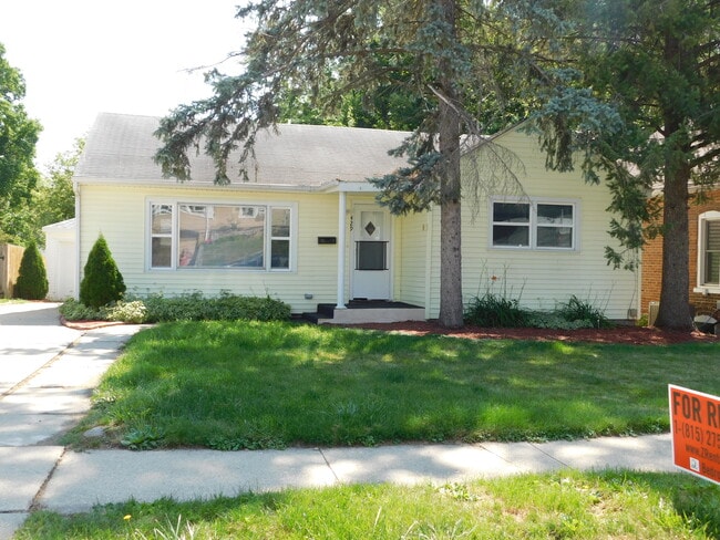 Building Photo - 429 N Trunck Ave