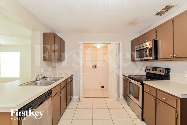 Foto del edificio - 9646 Lupine Ave