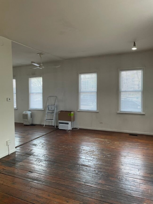 Building Photo - 1801 S Peoria St