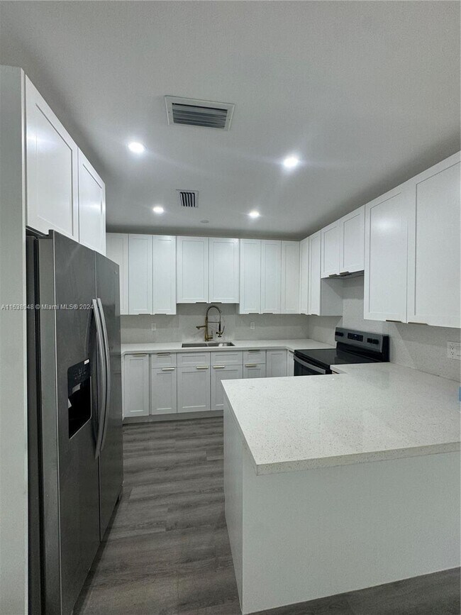 Foto del edificio - 8253 W 14th Ct