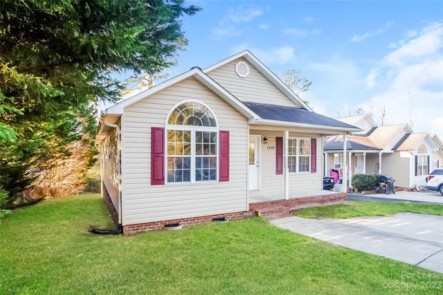 Foto principal - 1215 Bethpage Rd