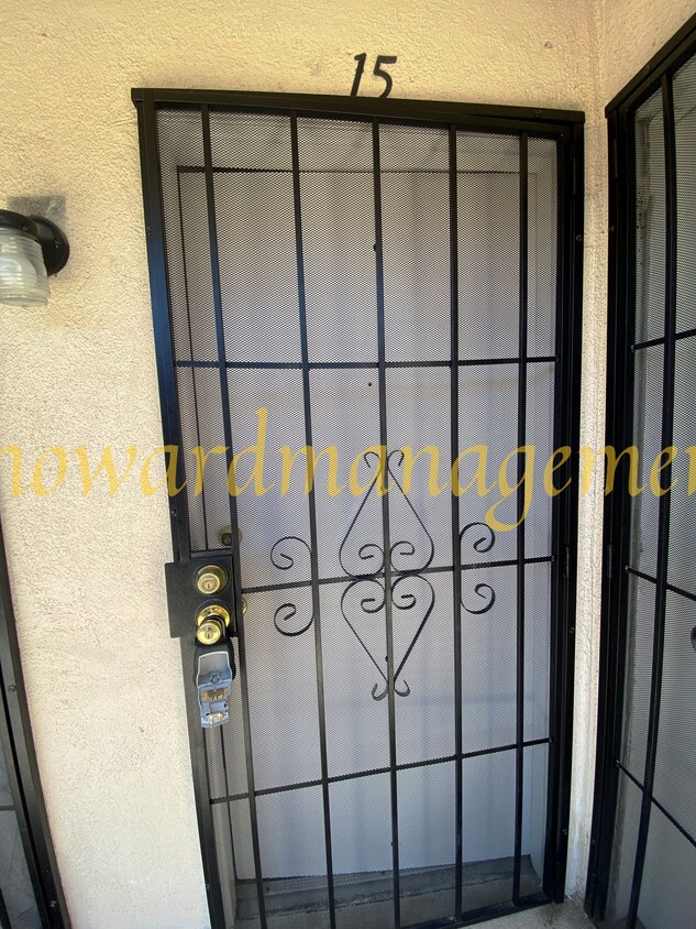 Primary Photo - 3854 Mentone Ave