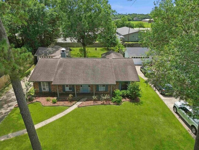 Foto del edificio - 1135 Ivy Ln