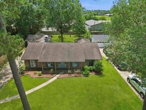 Building Photo - 1135 Ivy Ln