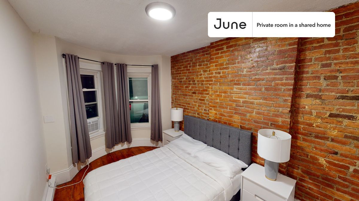 Primary Photo - Private bedroom in 4 bed/2 bath Home