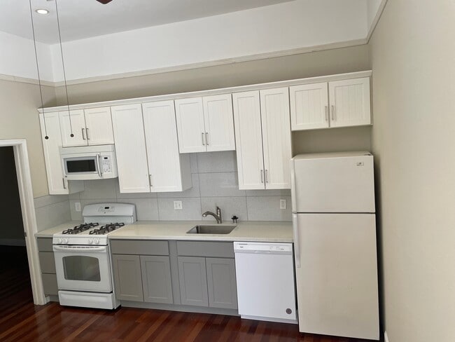 Cocina y áreas de estar - 151 North 5th Street