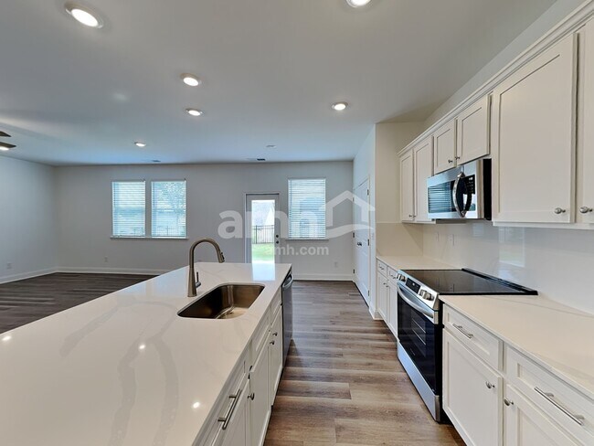 Building Photo - 1036 Highland Walk