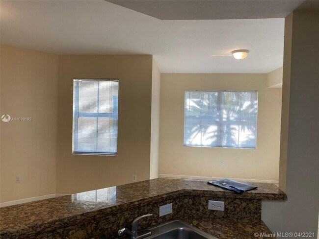Foto del edificio - 11202 NW 83rd St 203 Doral Fl 33178
