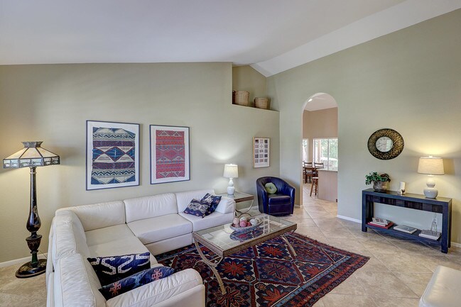 Building Photo - 8894 E Sheena Dr