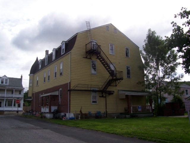 Building Photo - 19 Main St