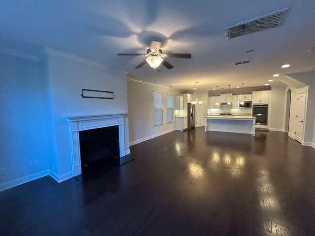 Building Photo - Low Maintenance All Brick Home!