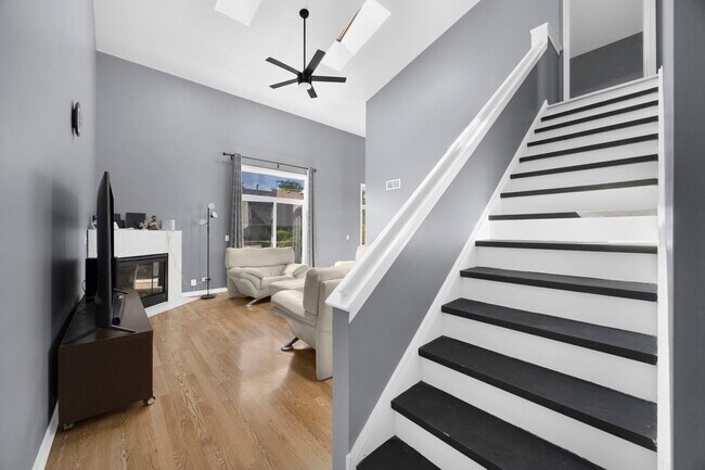 Foto del edificio - 816 Katherine Ln