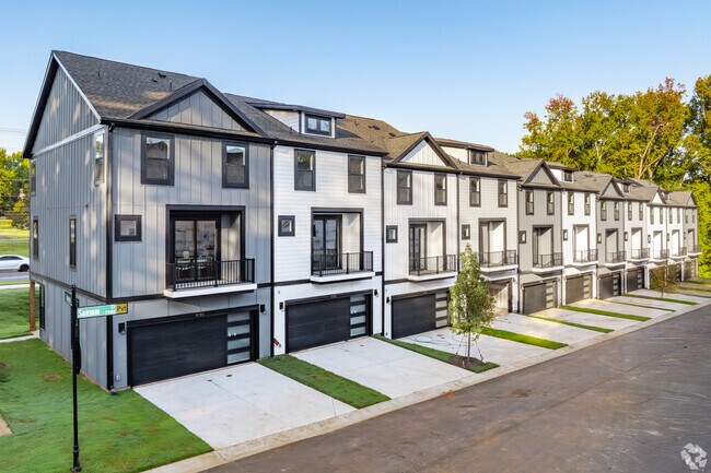 Pueblos en Rocky River Townhomes - Towns at Rocky River