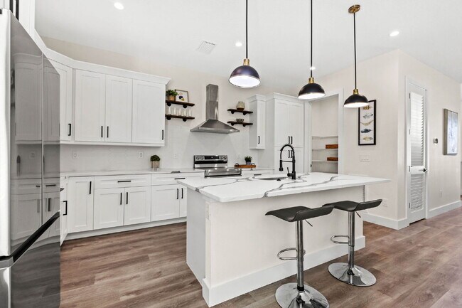 Photo - Beautiful 3 Bedroom Townhouse Minutes From...