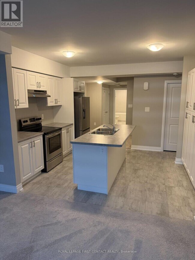 Building Photo - 25 Paddington Grv