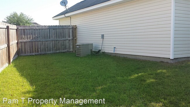 Building Photo - 3 br, 2 bath House - 15 Escapade Lane