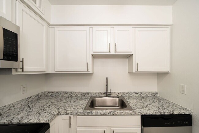Building Photo - 1012 Gill Ct