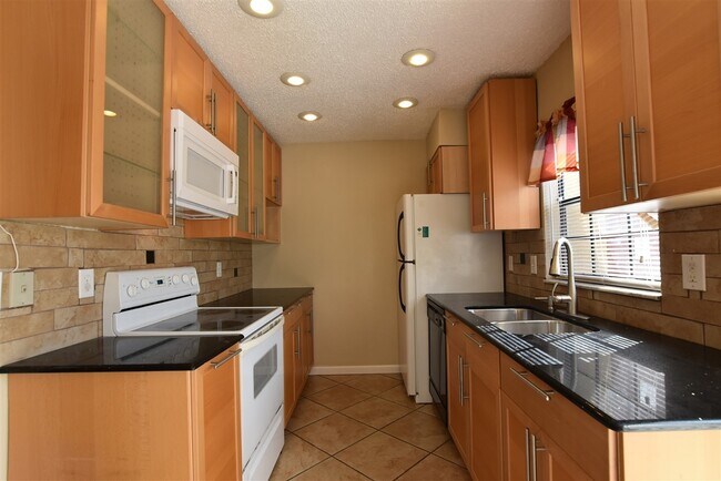 Building Photo - 3374 Cedar Springs Pl