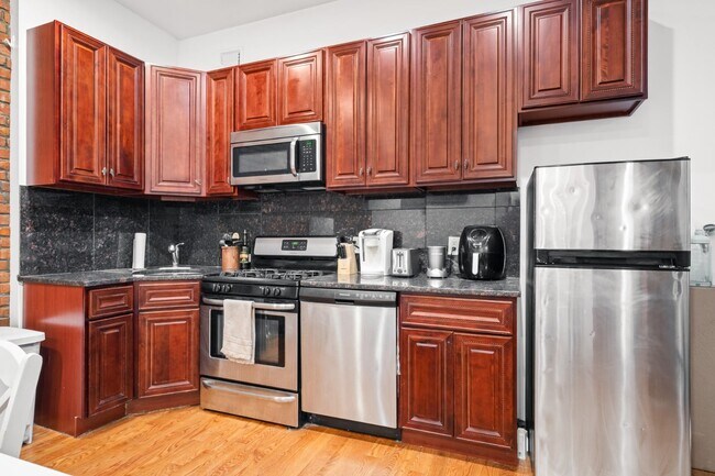 Foto del edificio - 321 E 14th St