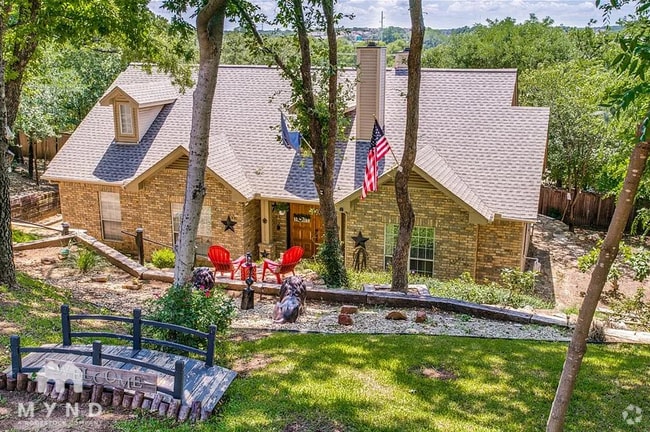 Building Photo - 1802 Old Oak Dr