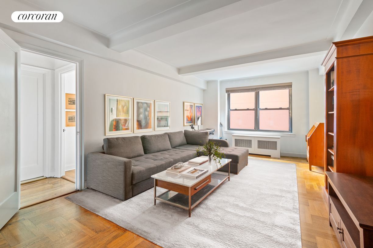 Primary Photo - 245 E 72nd St