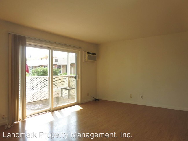 Building Photo - 15265 La Alameda Dr