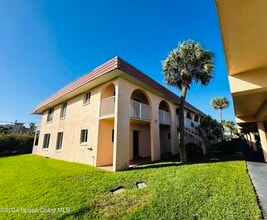 Building Photo - 8000 Ridgewood Ave