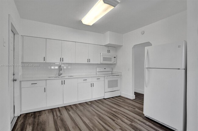 Foto del edificio - 1140 NE 111th St