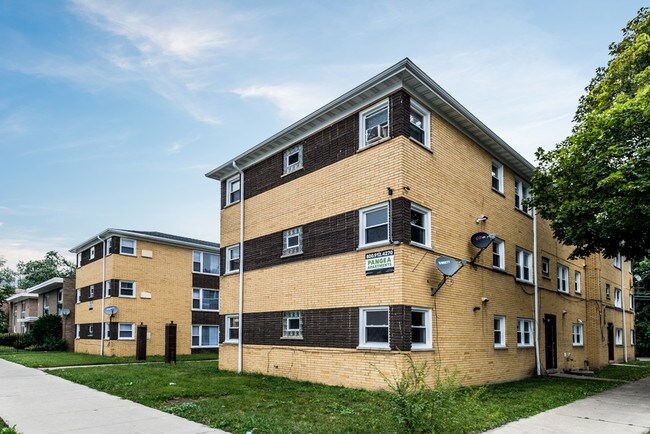 8855 S Cottage Grove Ave Apartments Chicago Il Apartments Com