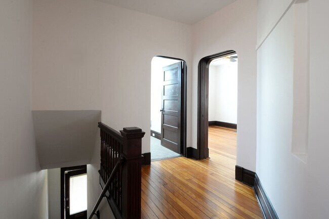 Foto del edificio - 3449 Iowa Ave