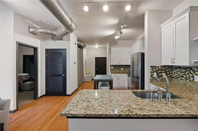 Building Photo - 5300 Peachtree Rd