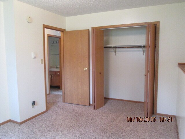 Building Photo - Lower level duplex
