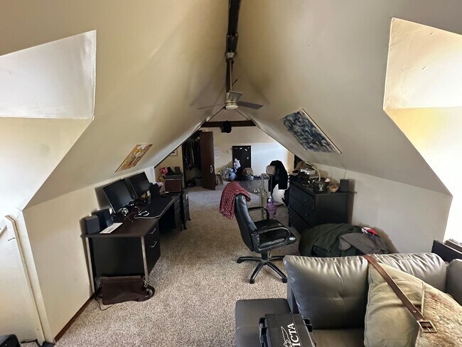 Foto del edificio - 549 Bridge St