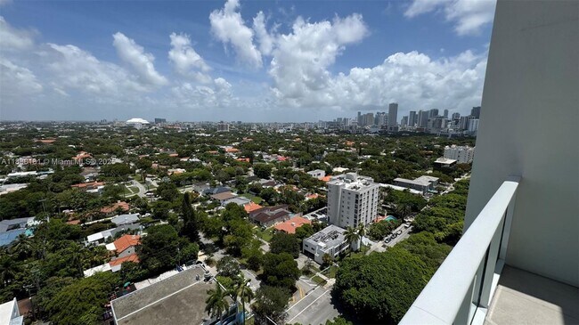 Foto del edificio - 2525 SW 3rd Ave