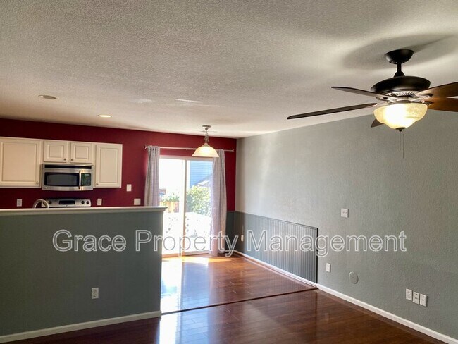 Foto del edificio - 4623 S Simms Ct