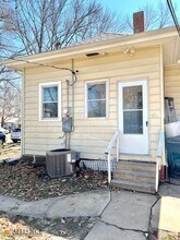 Building Photo - 800 Osage St