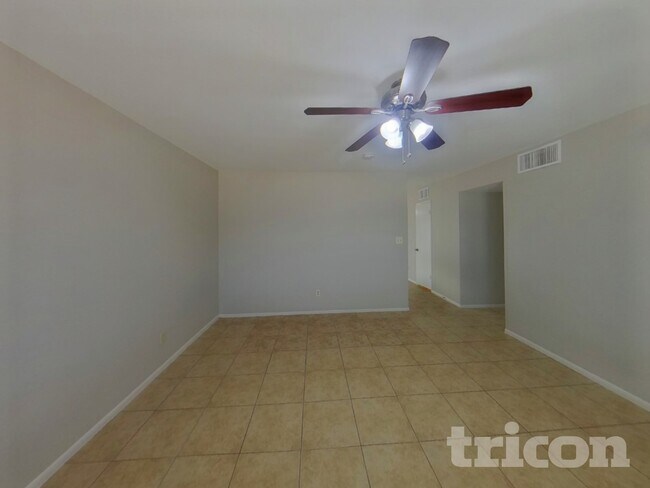 Foto del edificio - 3749 W Butler Dr