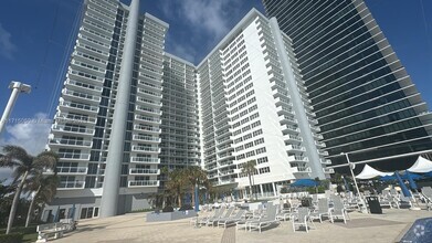 Building Photo - 2030 S Ocean Dr