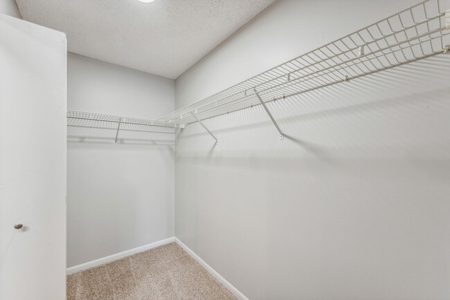 Closet-2 Bedroom Garden - French Run