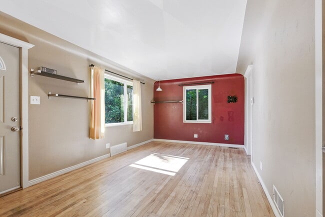 Building Photo - 2875 Fenton St