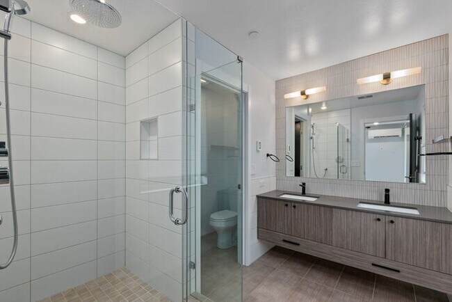 Foto del edificio - Stunning Air Conditioned Alki Condo Overlooking Majestic Puget Sound!