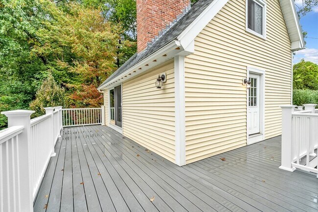 Building Photo - 2 Clover Hill Rd