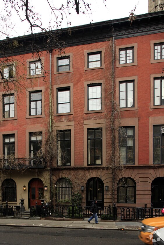 Building Photo - 13 W 9th St