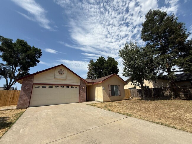 Building Photo - Must See! 4 bedroom, 2 bathroom located in...